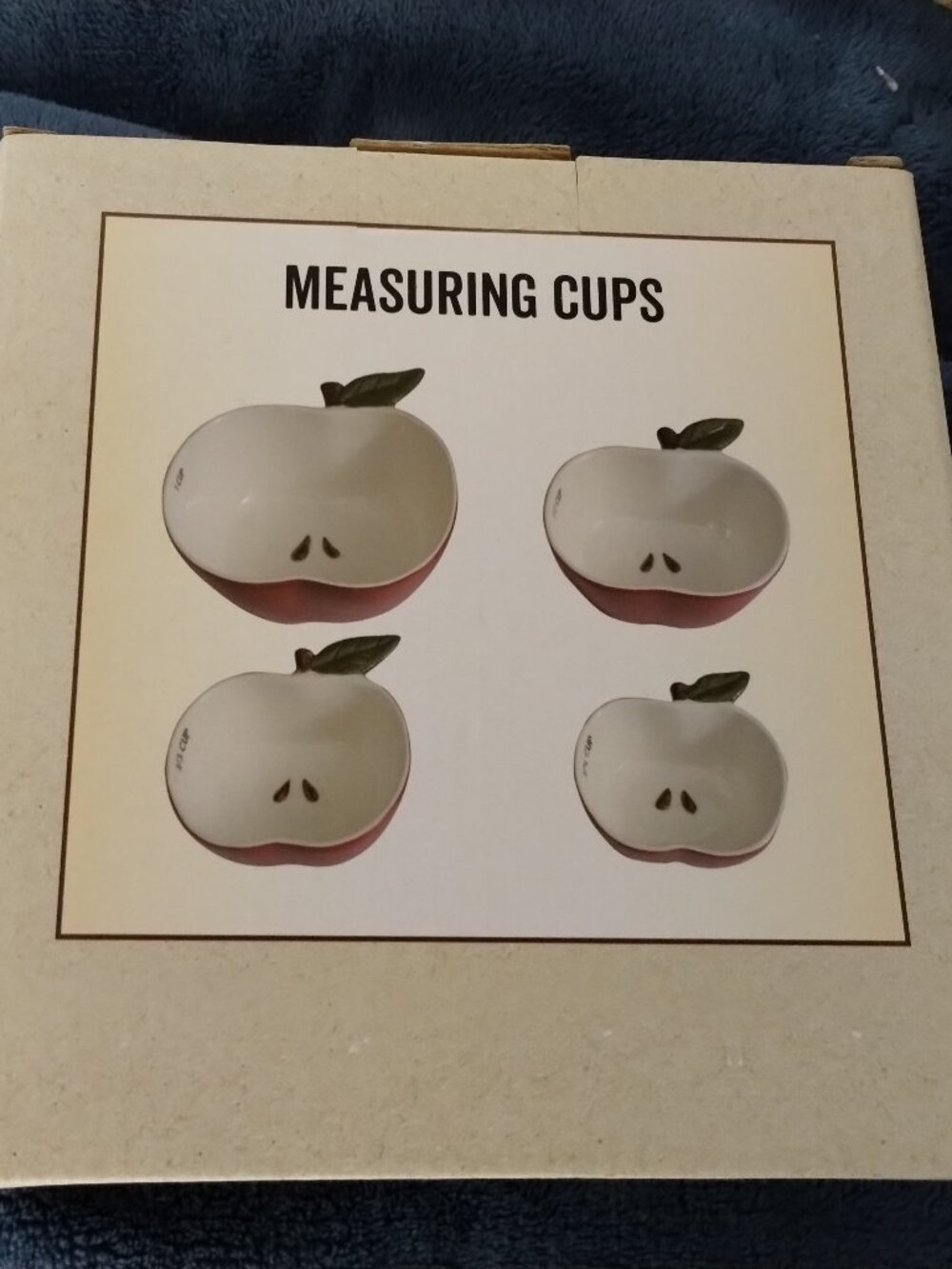 Ceramic-Apple shaped measuring cup set